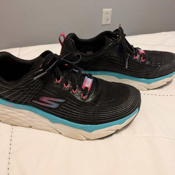 EUC Women's Skechers Max Cushioning sneakers -- size 10 - Picture 2 of 11